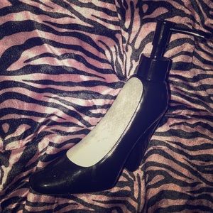 Bathroom accessories